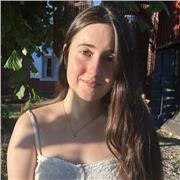 Profesora con 3 años de experiencia y titulada en Estudios Ingleses, ofrezco clases de inglés y apoyo académico.